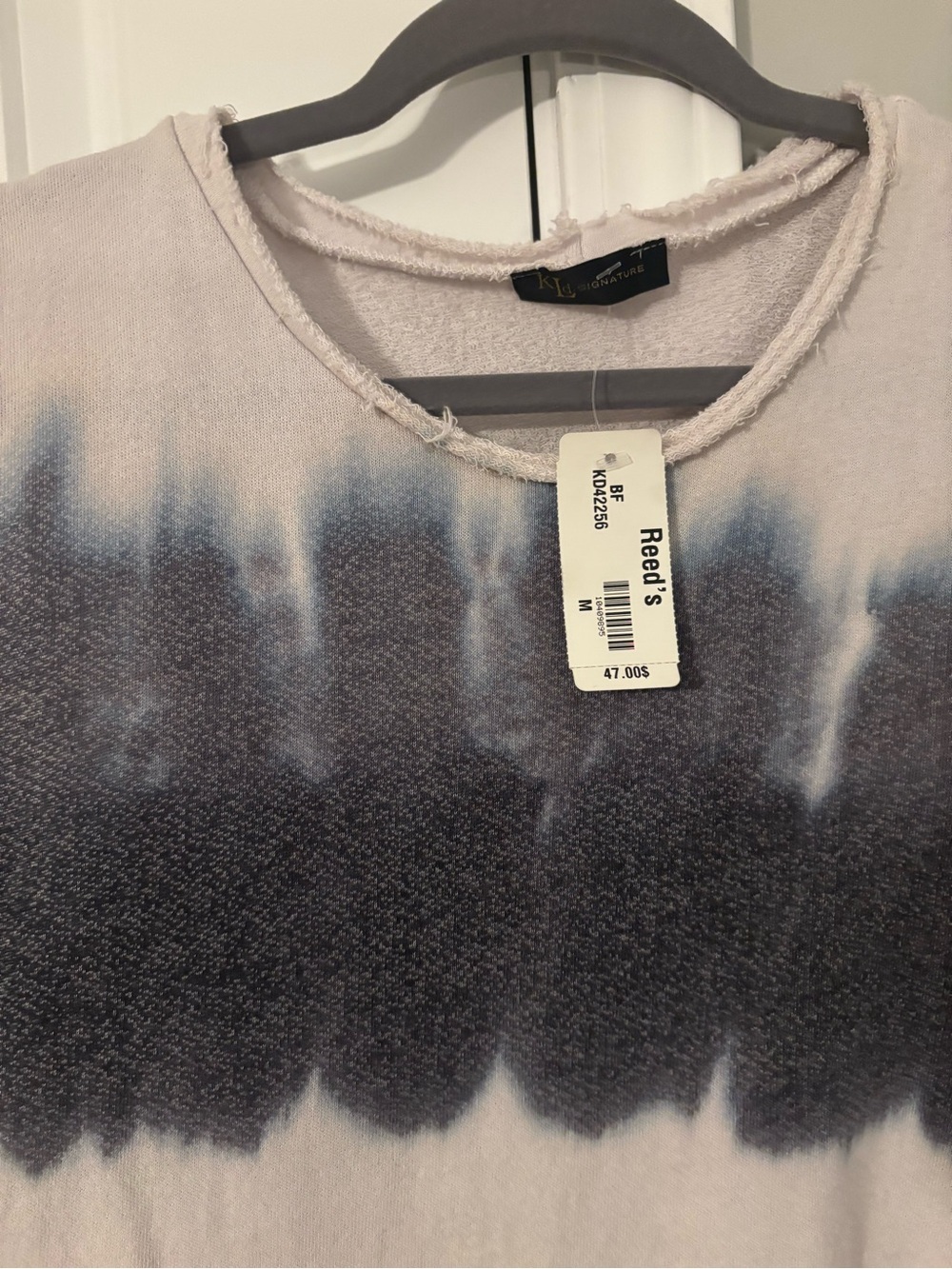 KLD Signature Women's Tie-Dye Muscle Tee in Light Pink and Navy